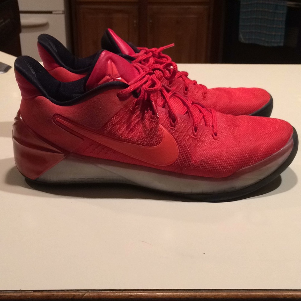 Worn Twice! Mens Nike Kobe Sneakers